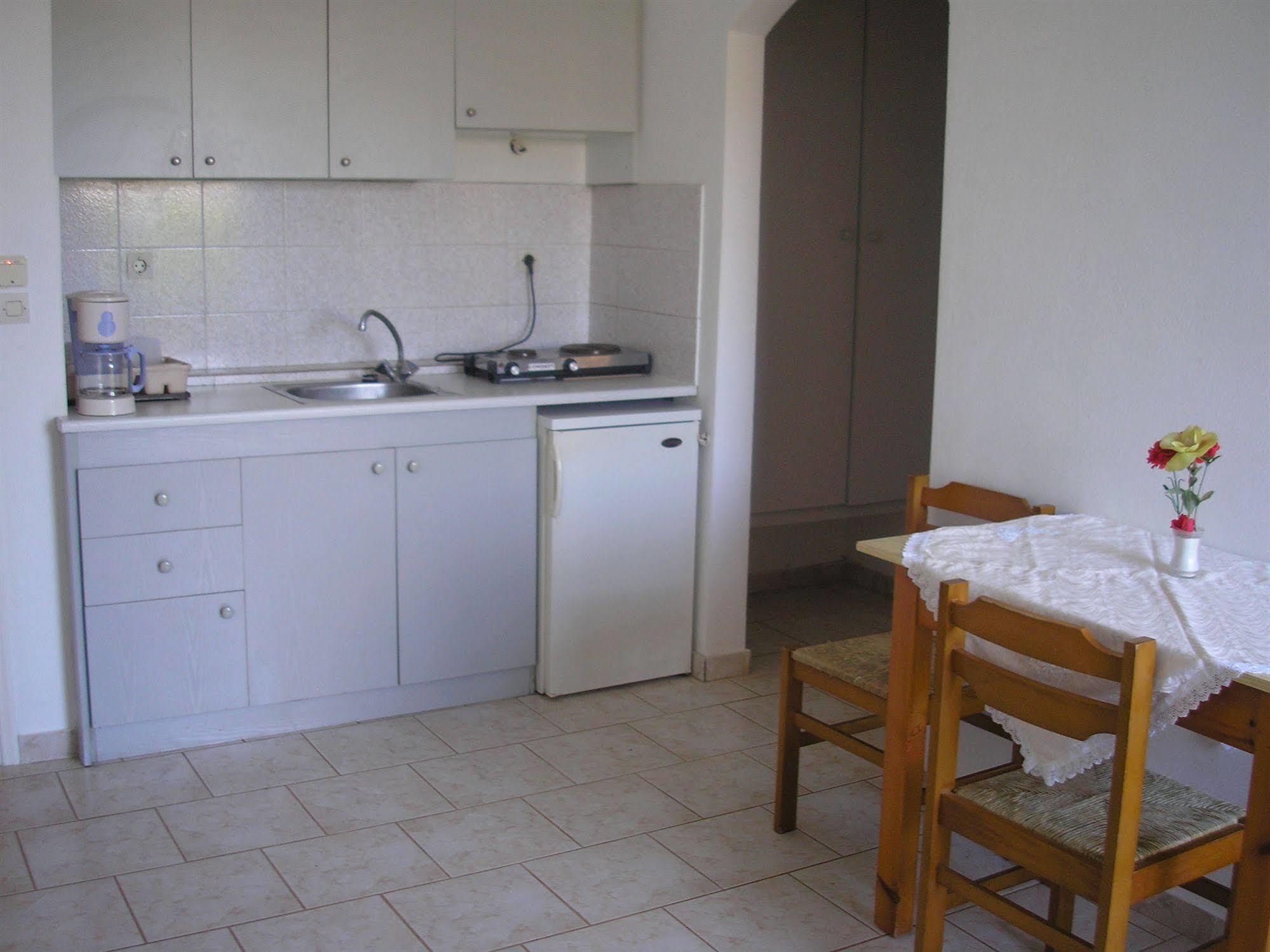 Dimitra Apartments Gouves Bagian luar foto