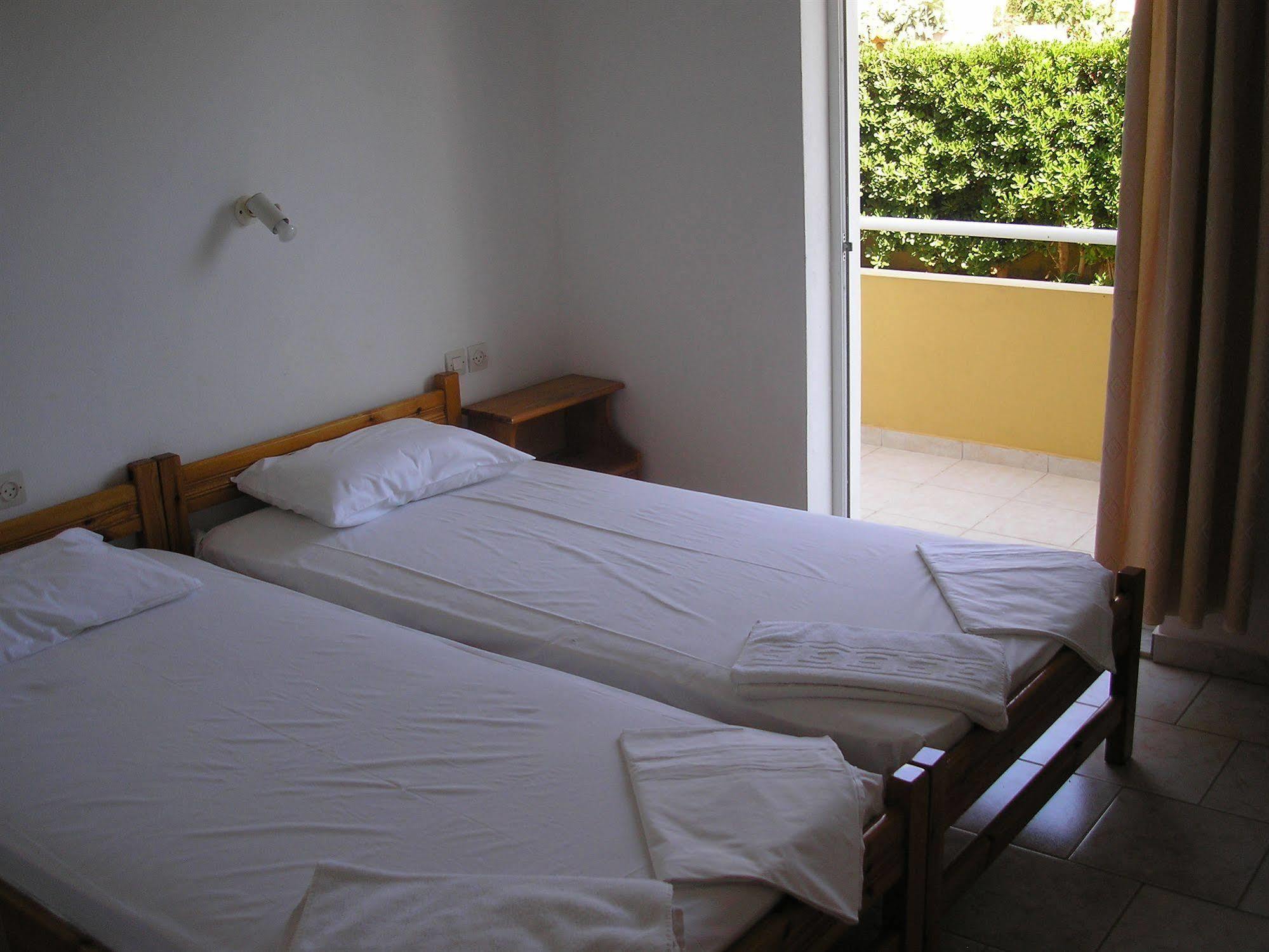 Dimitra Apartments Gouves Bagian luar foto