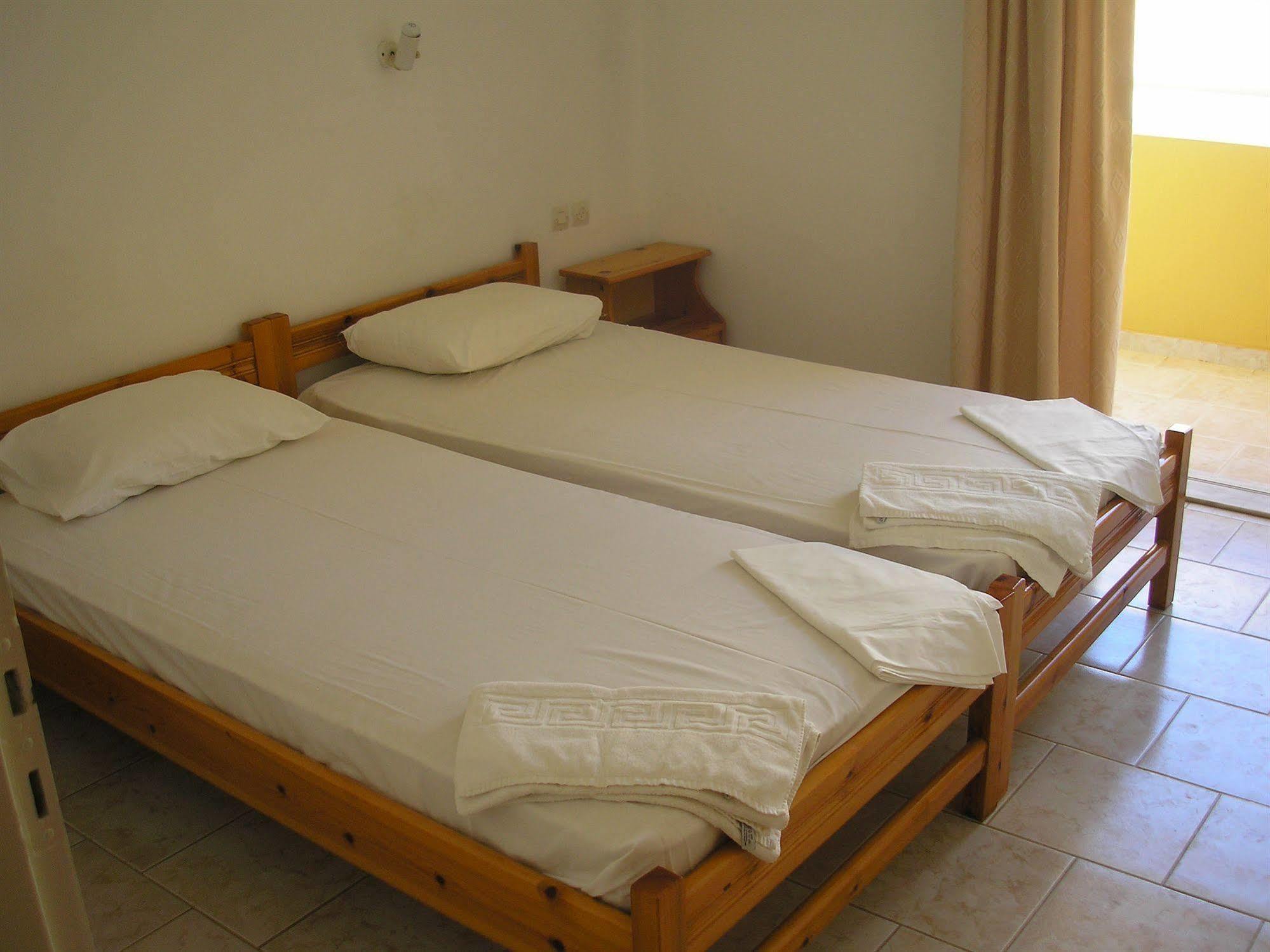 Dimitra Apartments Gouves Bagian luar foto