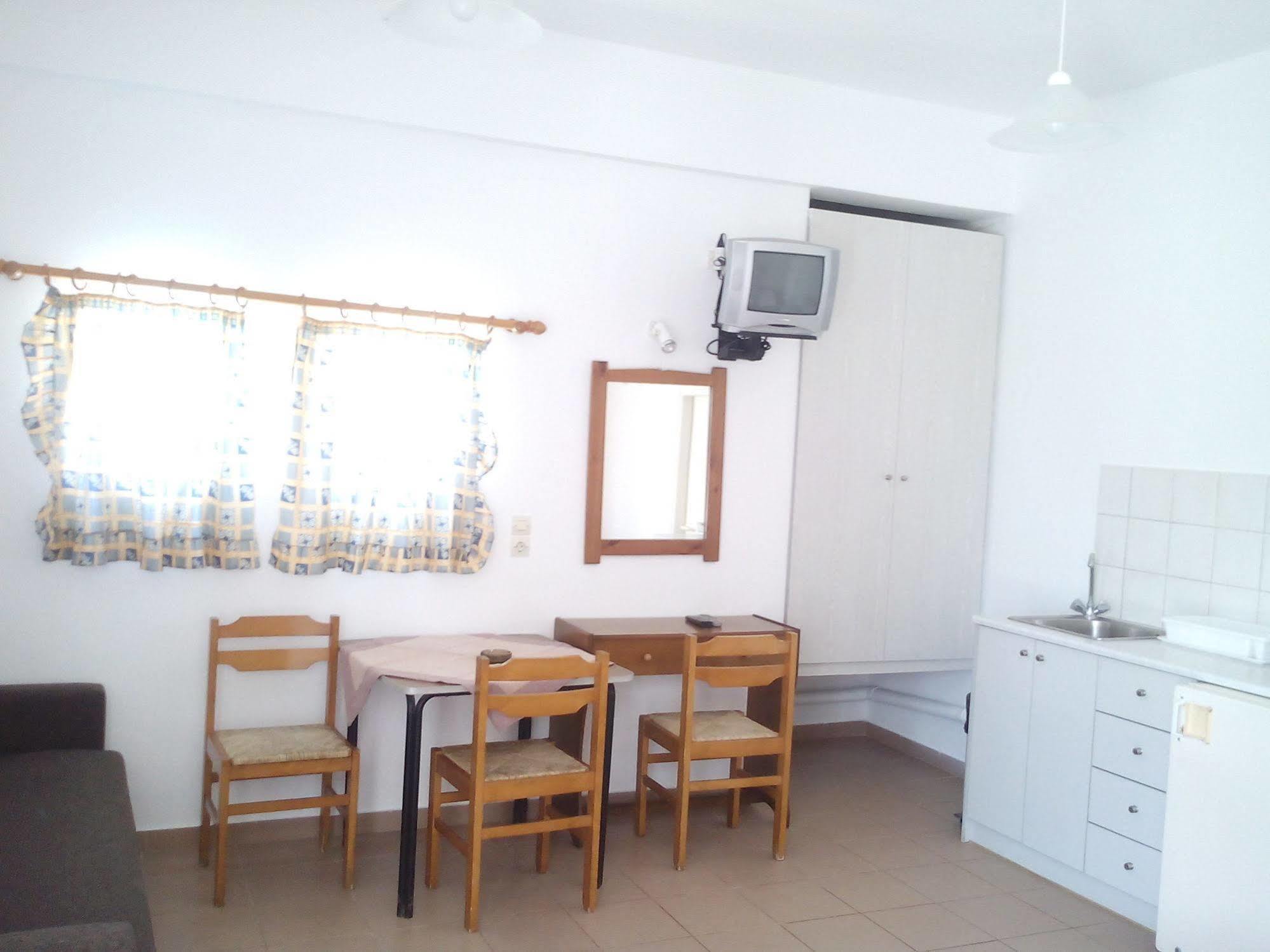 Dimitra Apartments Gouves Bagian luar foto