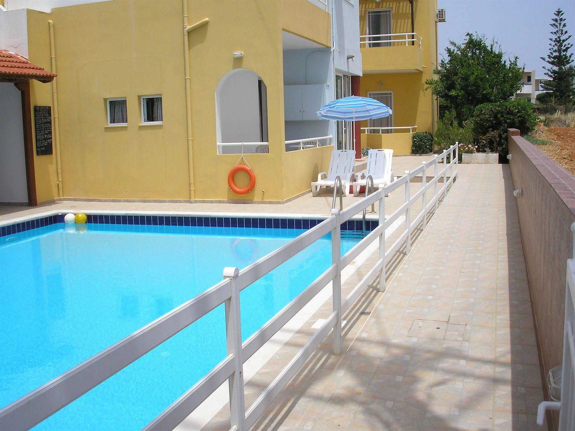 Dimitra Apartments Gouves Bagian luar foto