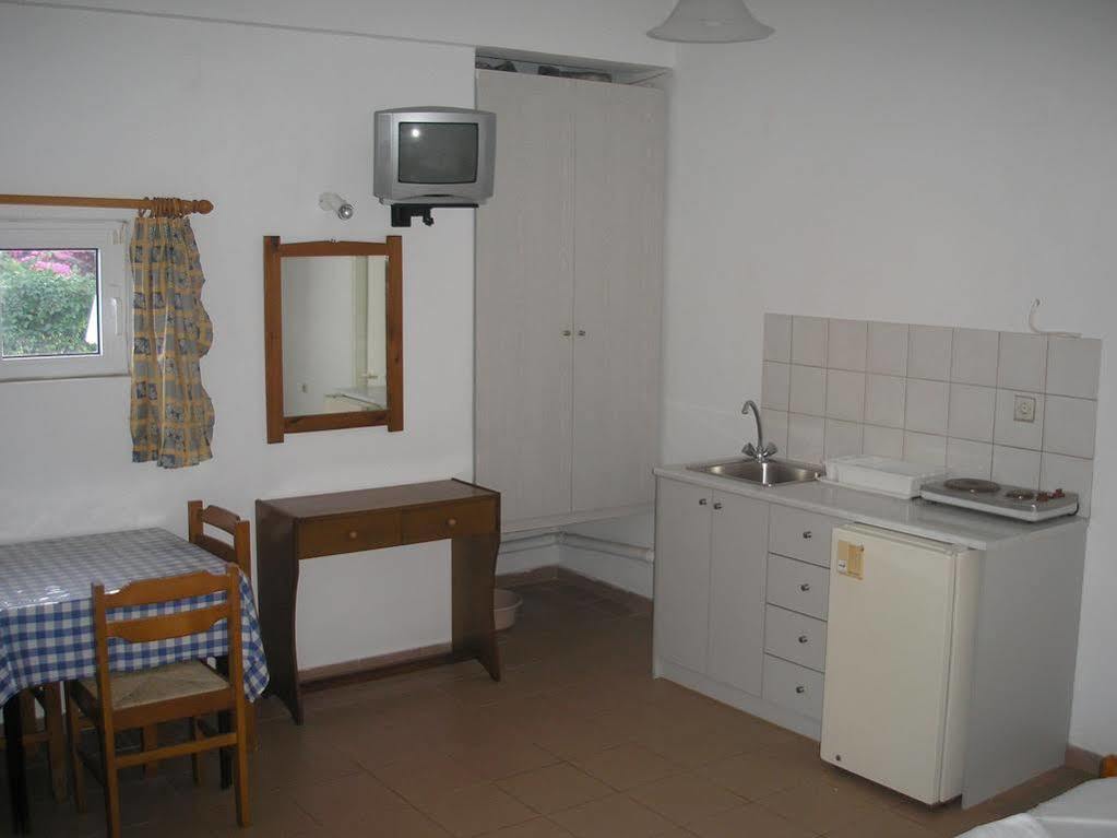 Dimitra Apartments Gouves Bagian luar foto