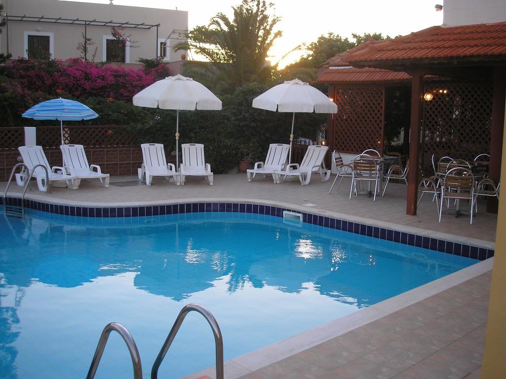 Dimitra Apartments Gouves Bagian luar foto