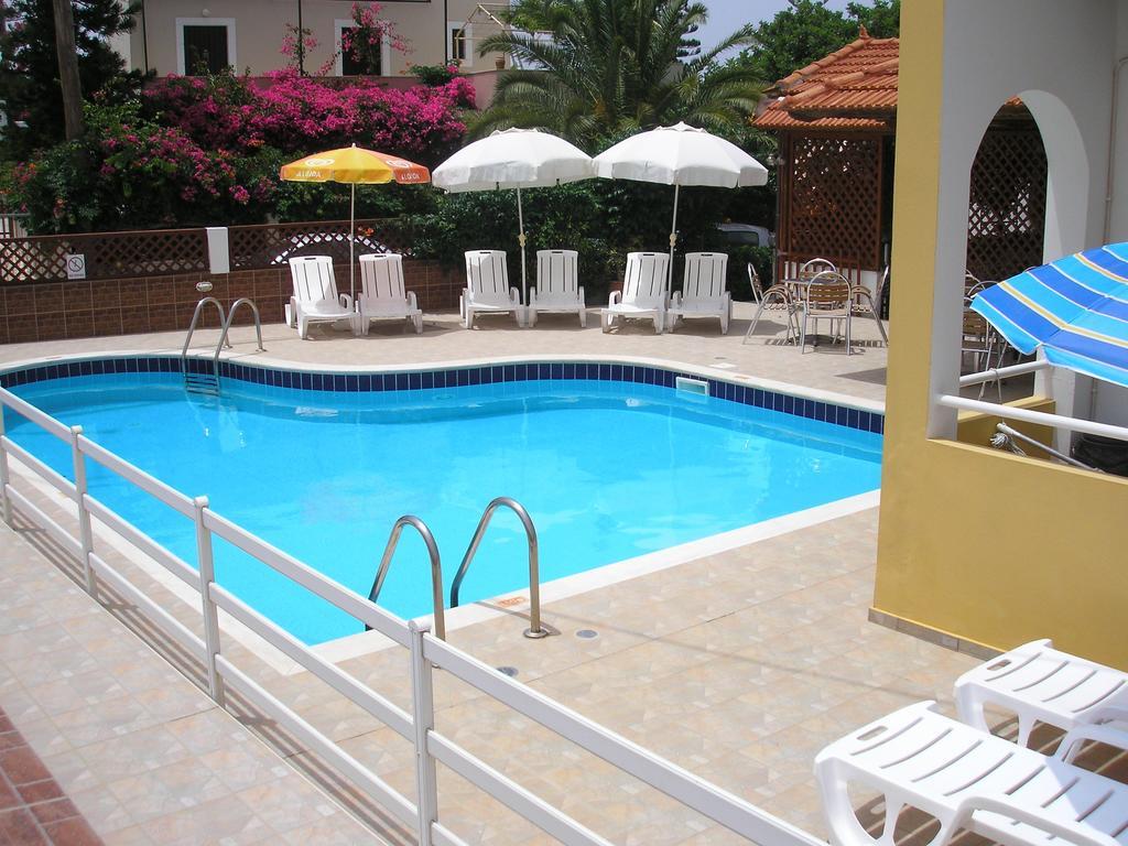 Dimitra Apartments Gouves Bagian luar foto